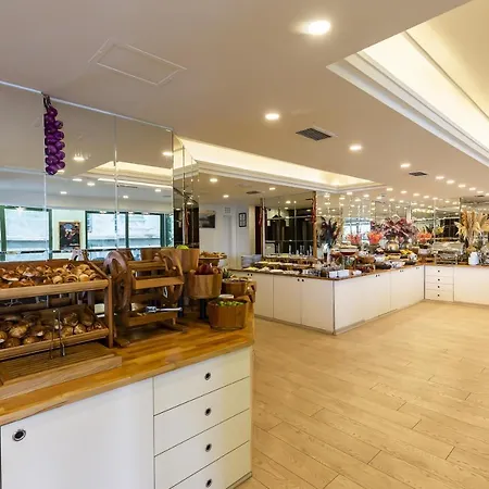 Ξενοδοχείο Marble 4*